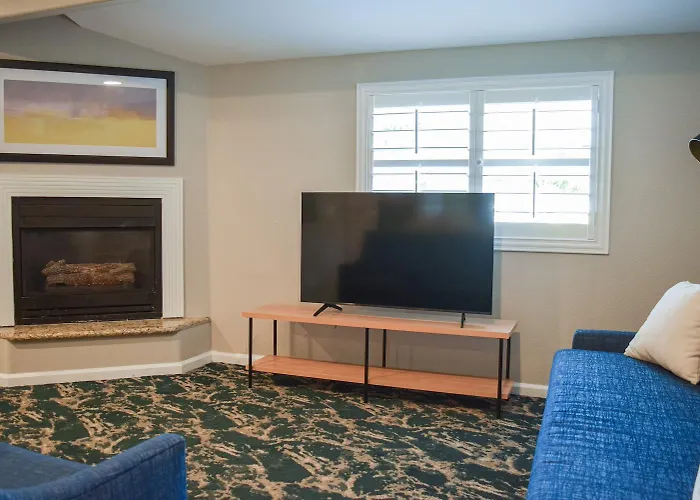 Cheap hotel: Creekside Inn Downtown